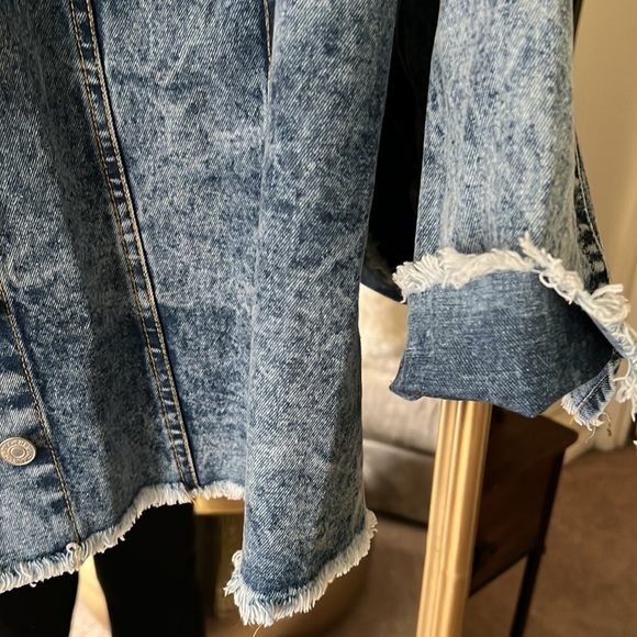 Thrill Jean Jacket - Picture 7 of 8